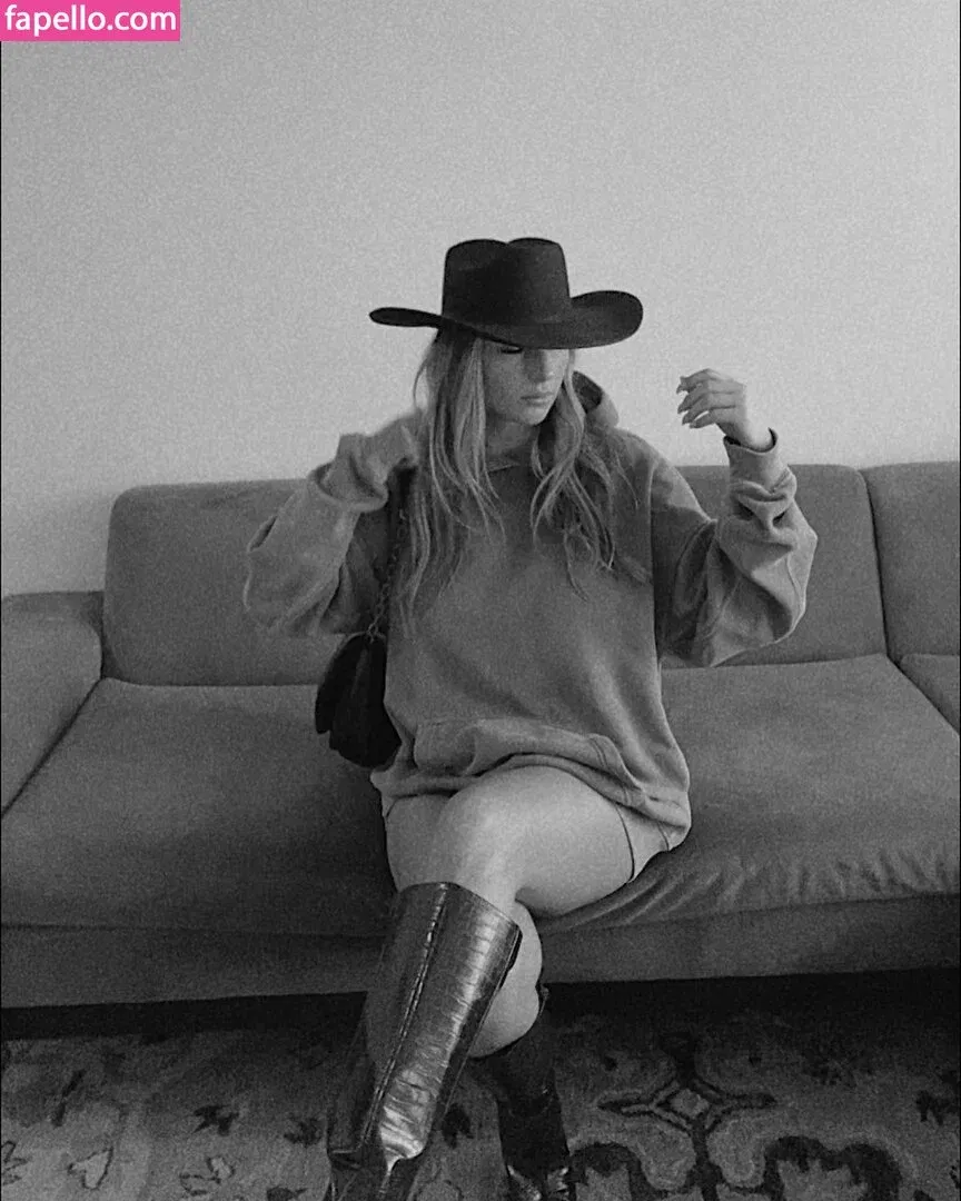 Abbey Wilson Onlyfans Photo Gallery 