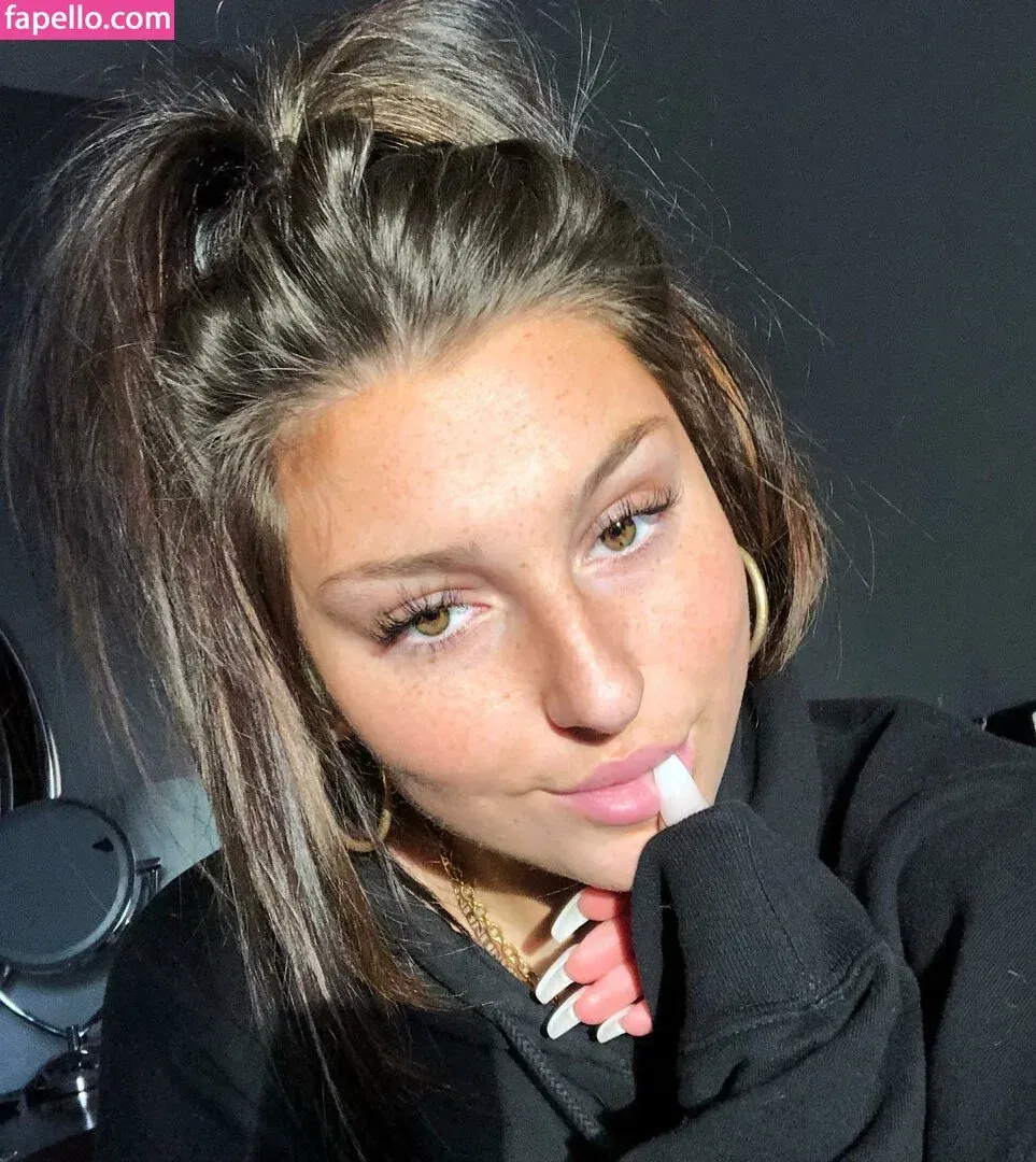 Abbey Wilson Onlyfans Photo Gallery 