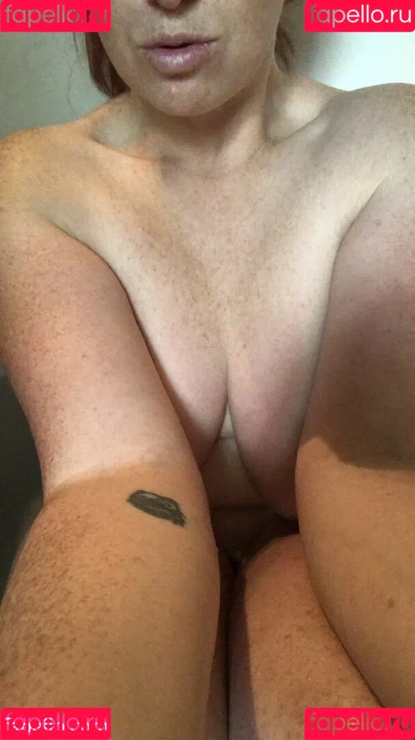 Bustyredheadmilf Onlyfans Photo Gallery 