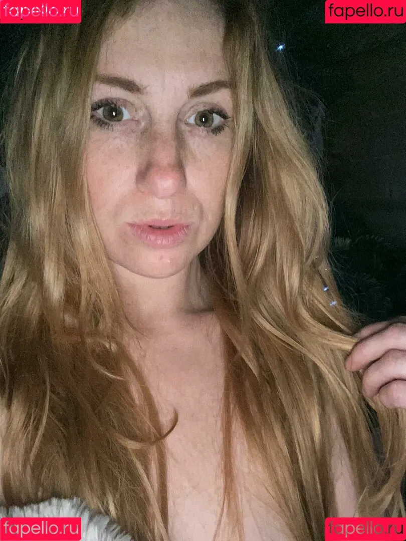 Bustyredheadmilf Onlyfans Photo Gallery 