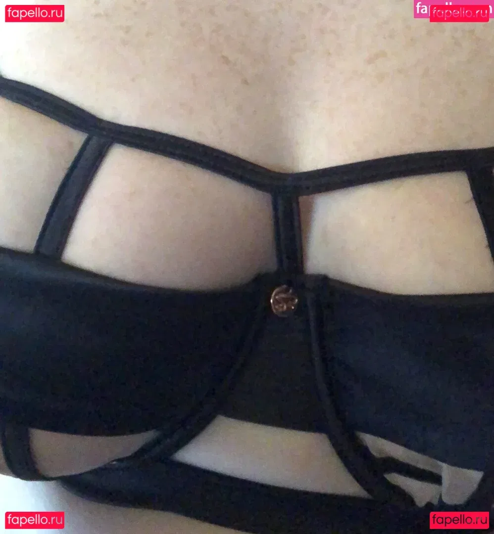 Bustyredheadmilf Onlyfans Photo Gallery 