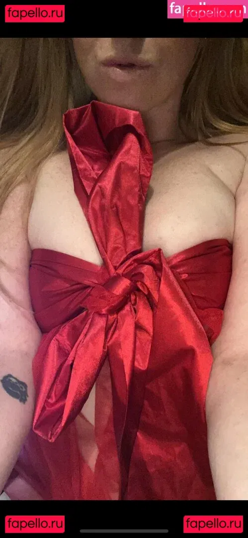 Bustyredheadmilf Onlyfans Photo Gallery 