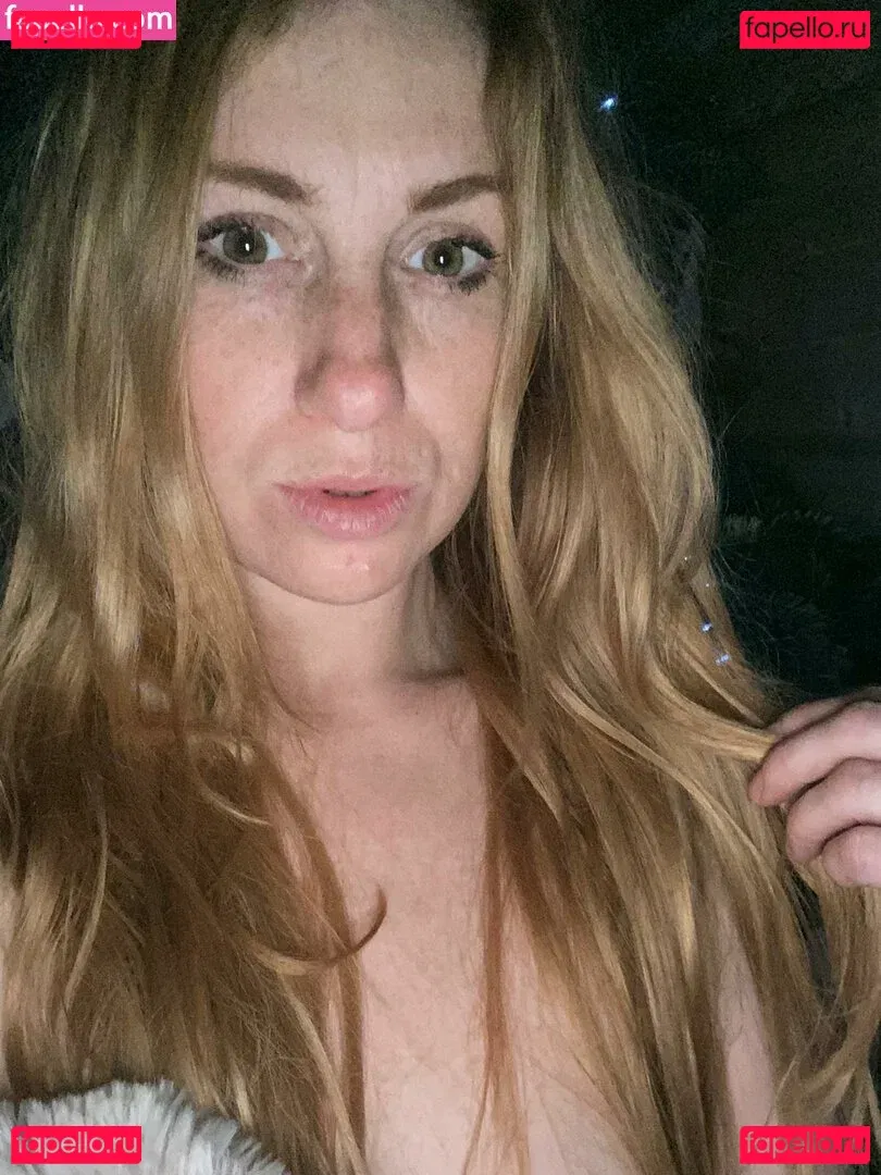 Bustyredheadmilf Onlyfans Photo Gallery 