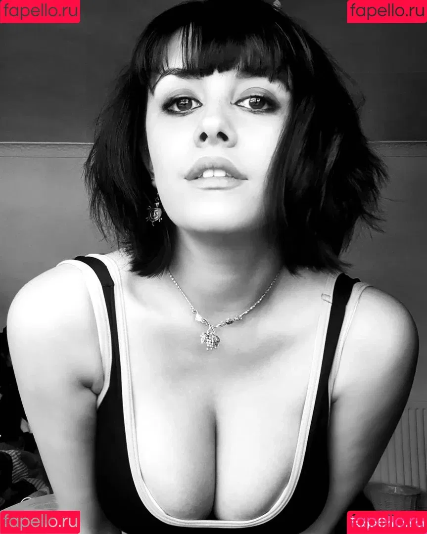 Soheila Clifford Onlyfans Photo Gallery 