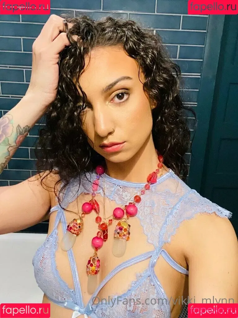 Vikki Mlynn Onlyfans Photo Gallery 
