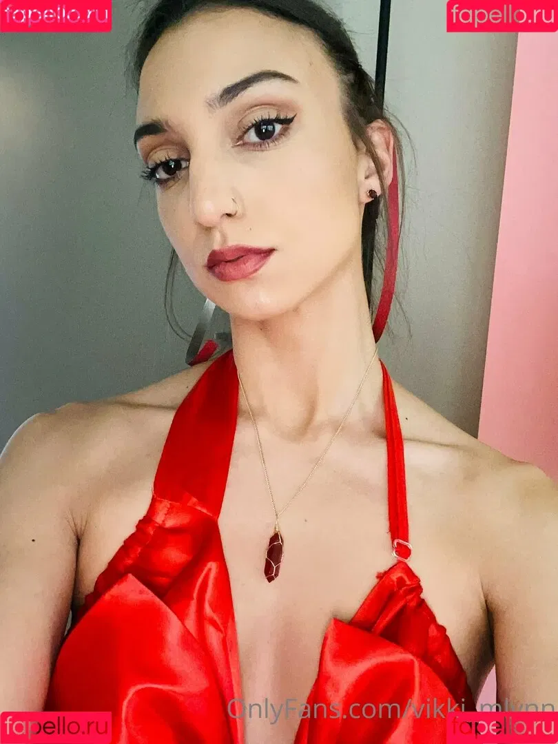 Vikki Mlynn Onlyfans Photo Gallery 