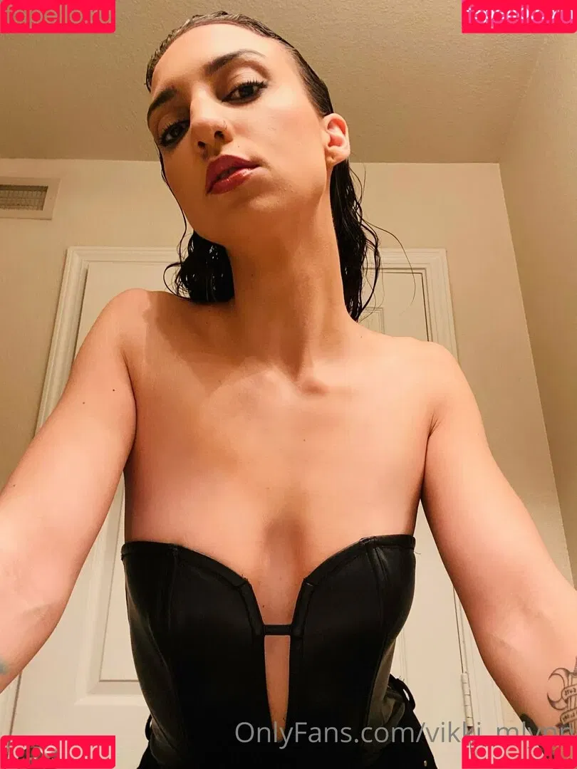 Vikki Mlynn Onlyfans Photo Gallery 