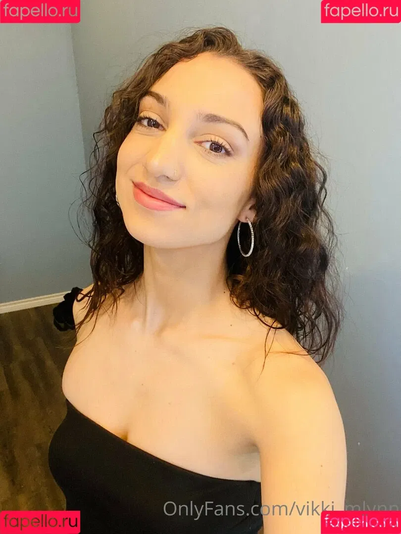 Vikki Mlynn Onlyfans Photo Gallery 