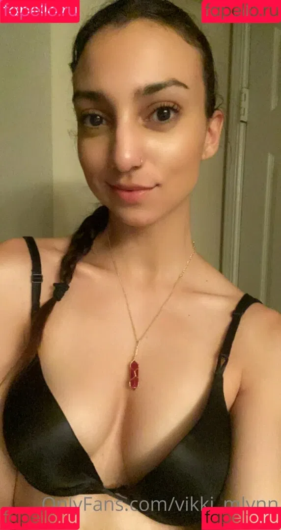 Vikki Mlynn Onlyfans Photo Gallery 