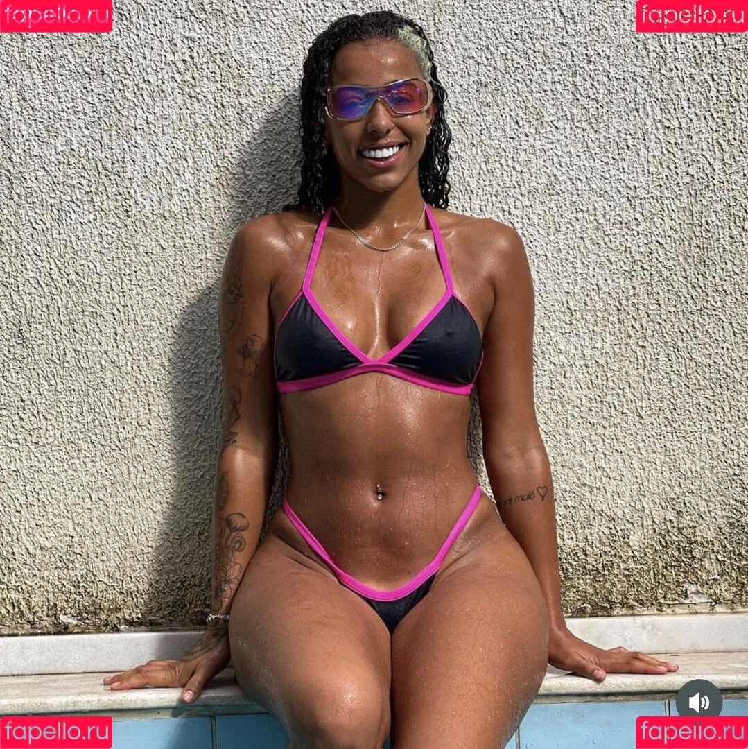 Isis Pequine Onlyfans Photo Gallery 