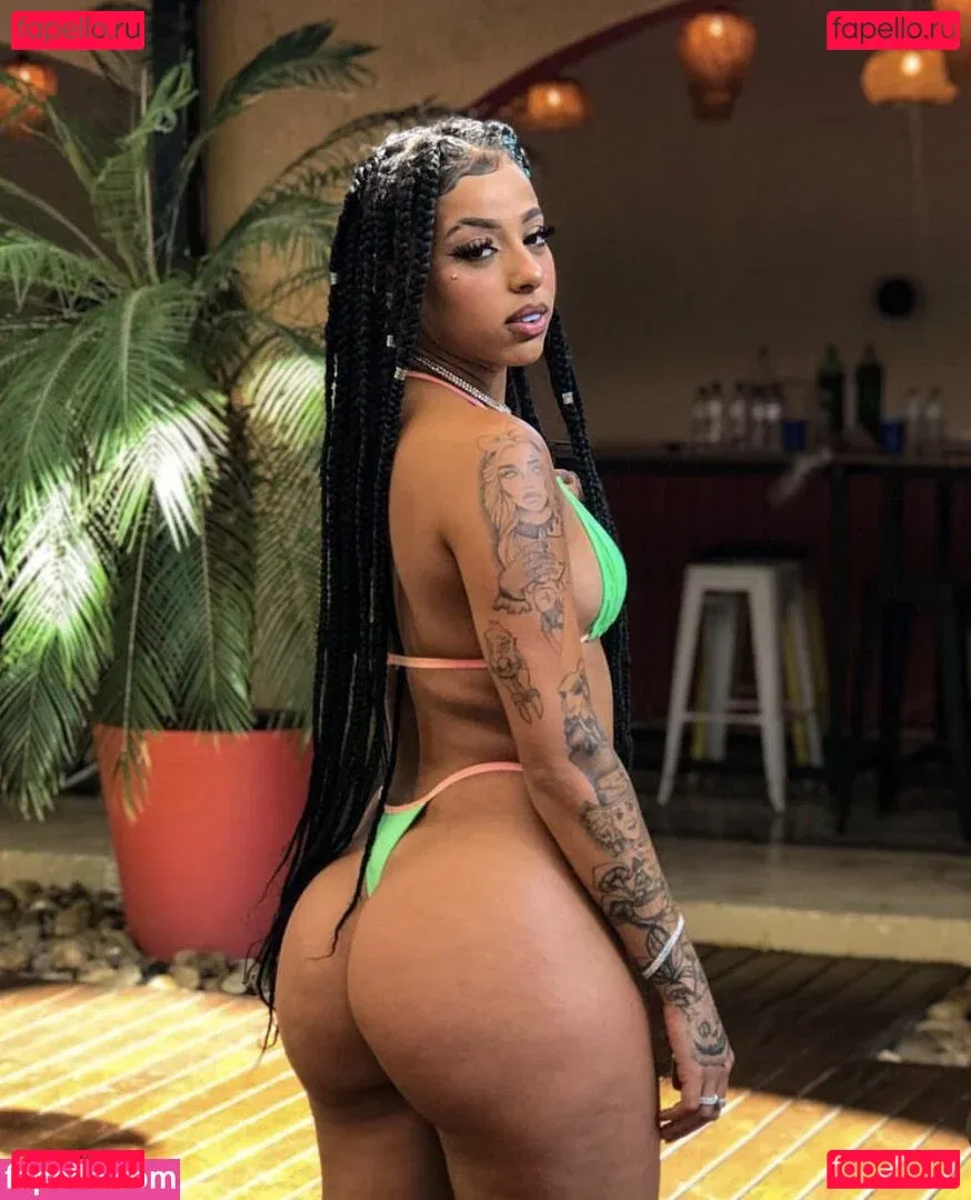 Isis Pequine Onlyfans Photo Gallery 