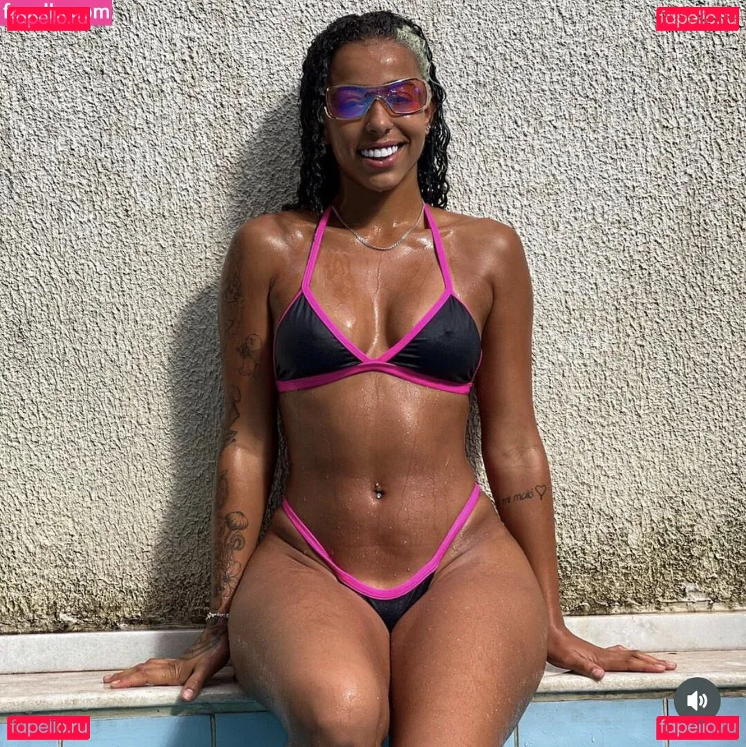 Isis Pequine Onlyfans Photo Gallery 