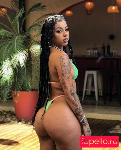 Isis Pequine Nude Onlyfans Photo 41