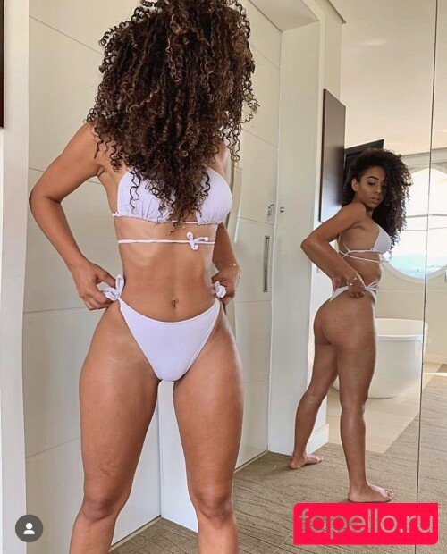 Isis Pequine Nude Onlyfans Photo 7