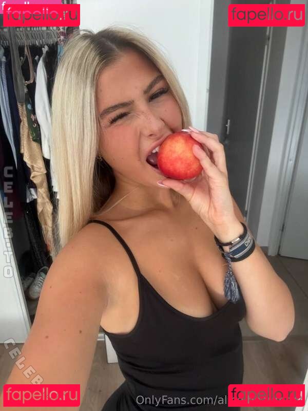 Alice Beaumont Nude Onlyfans Photo 9