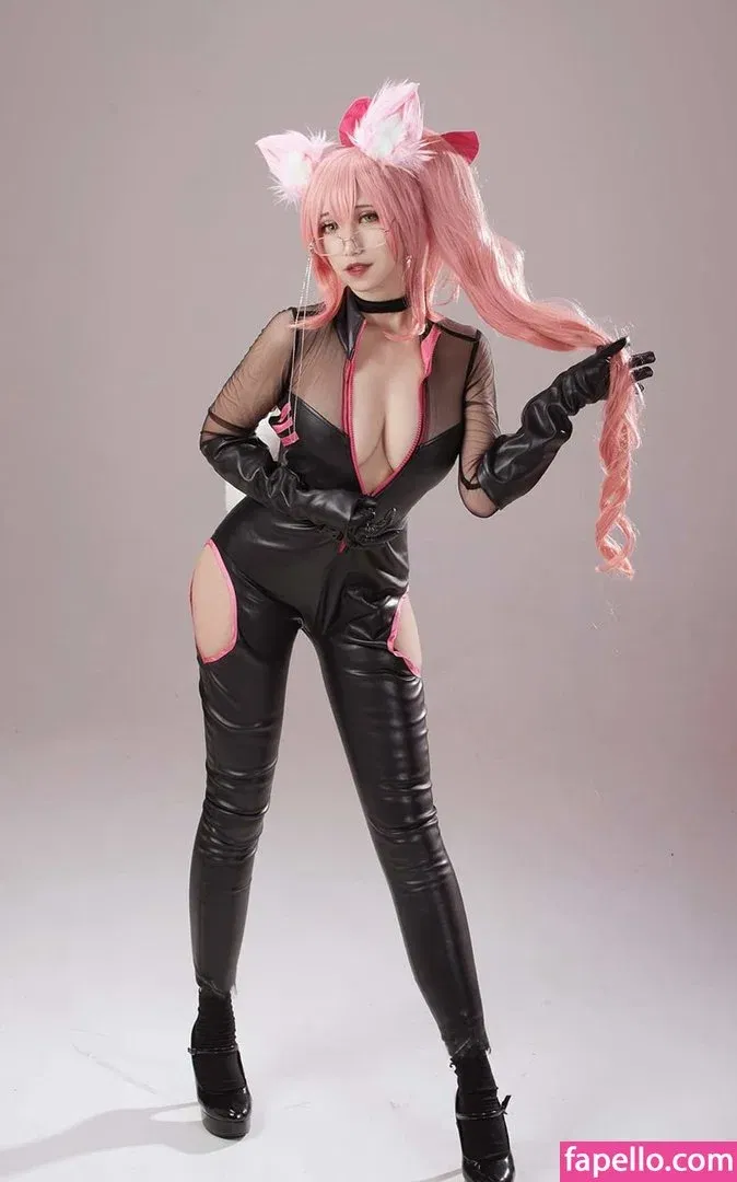 Refeen Onlyfans Photo Gallery 