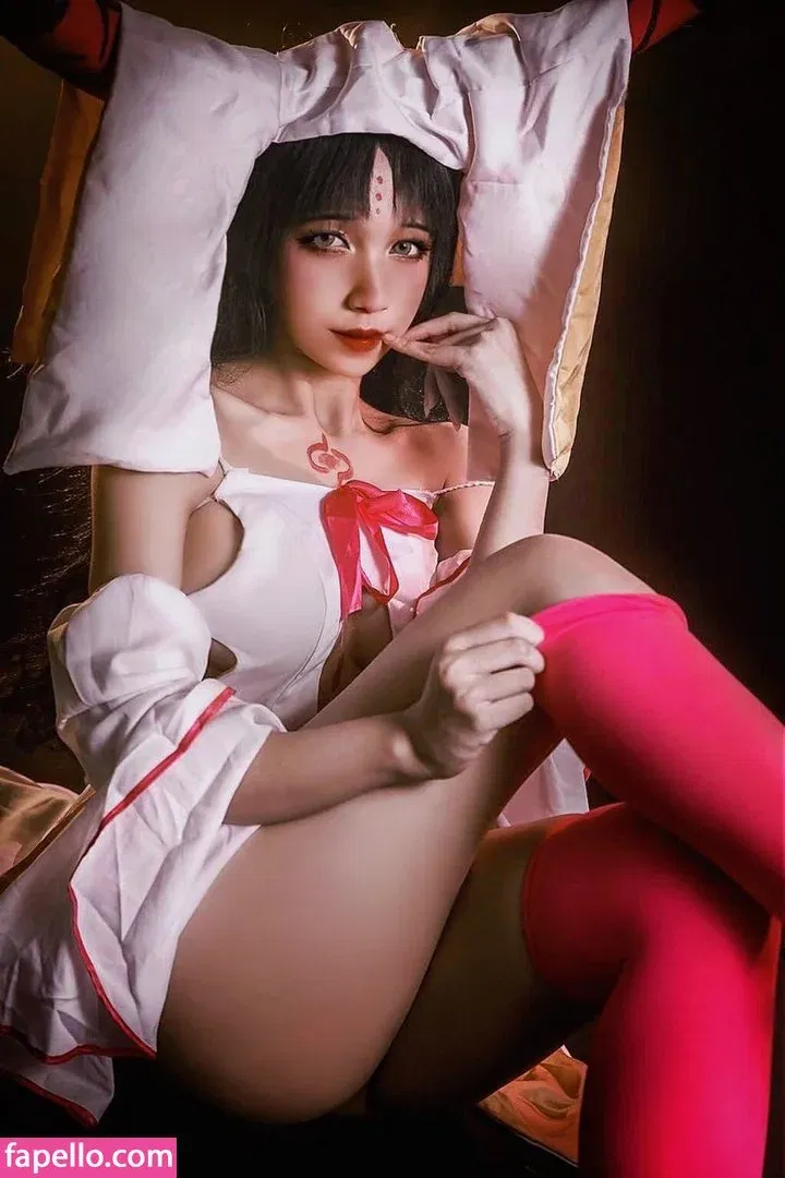 Refeen Onlyfans Photo Gallery 