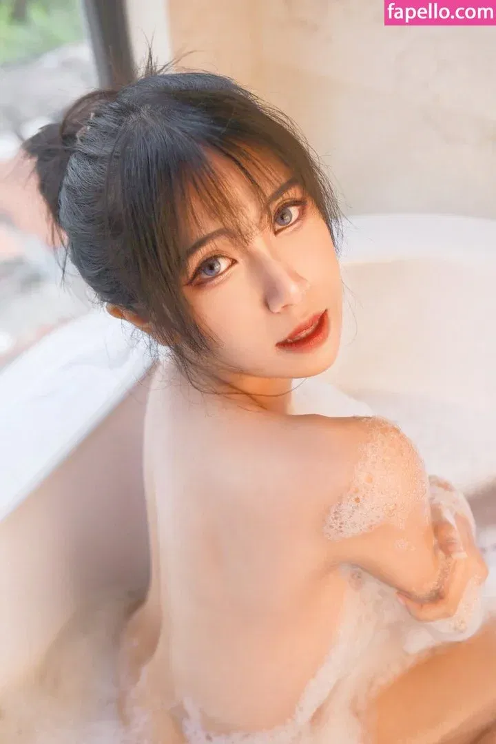 Refeen Onlyfans Photo Gallery 