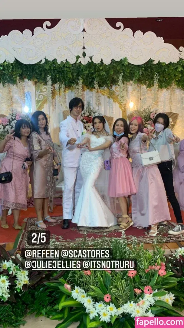 Refeen Onlyfans Photo Gallery 