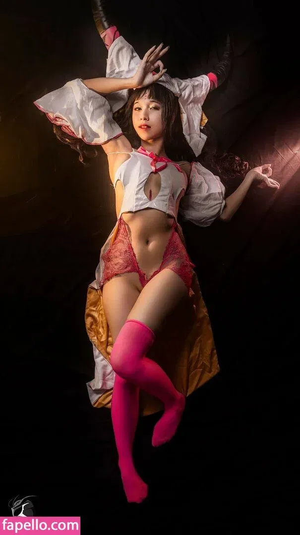 Refeen Onlyfans Photo Gallery 