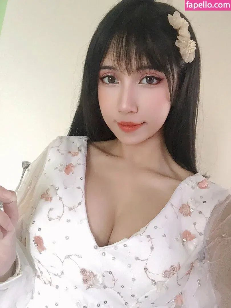 Refeen Onlyfans Photo Gallery 