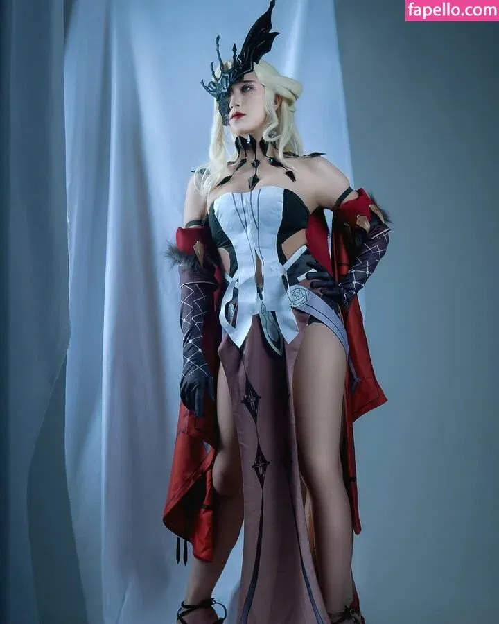 Refeen Onlyfans Photo Gallery 