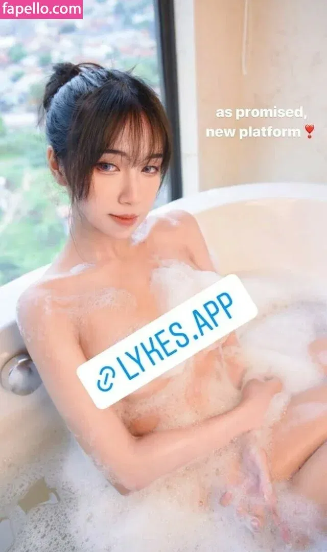 Refeen Onlyfans Photo Gallery 