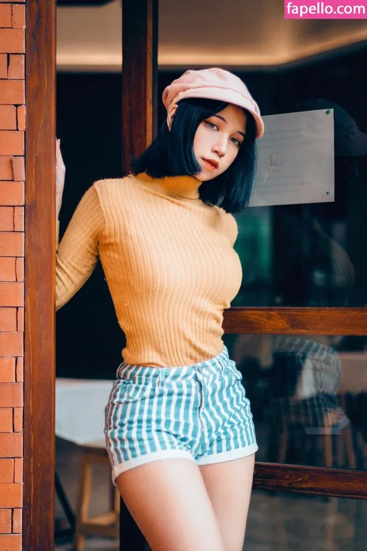 Refeen Onlyfans Photo Gallery 