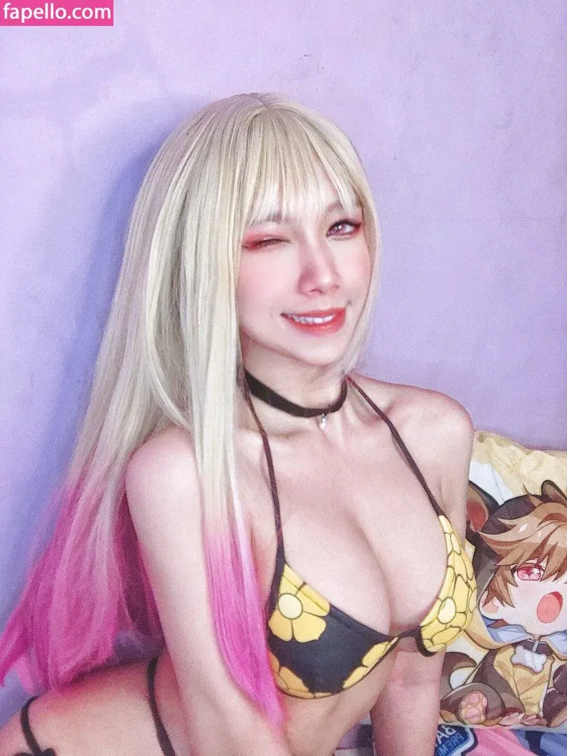 Refeen Onlyfans Photo Gallery 