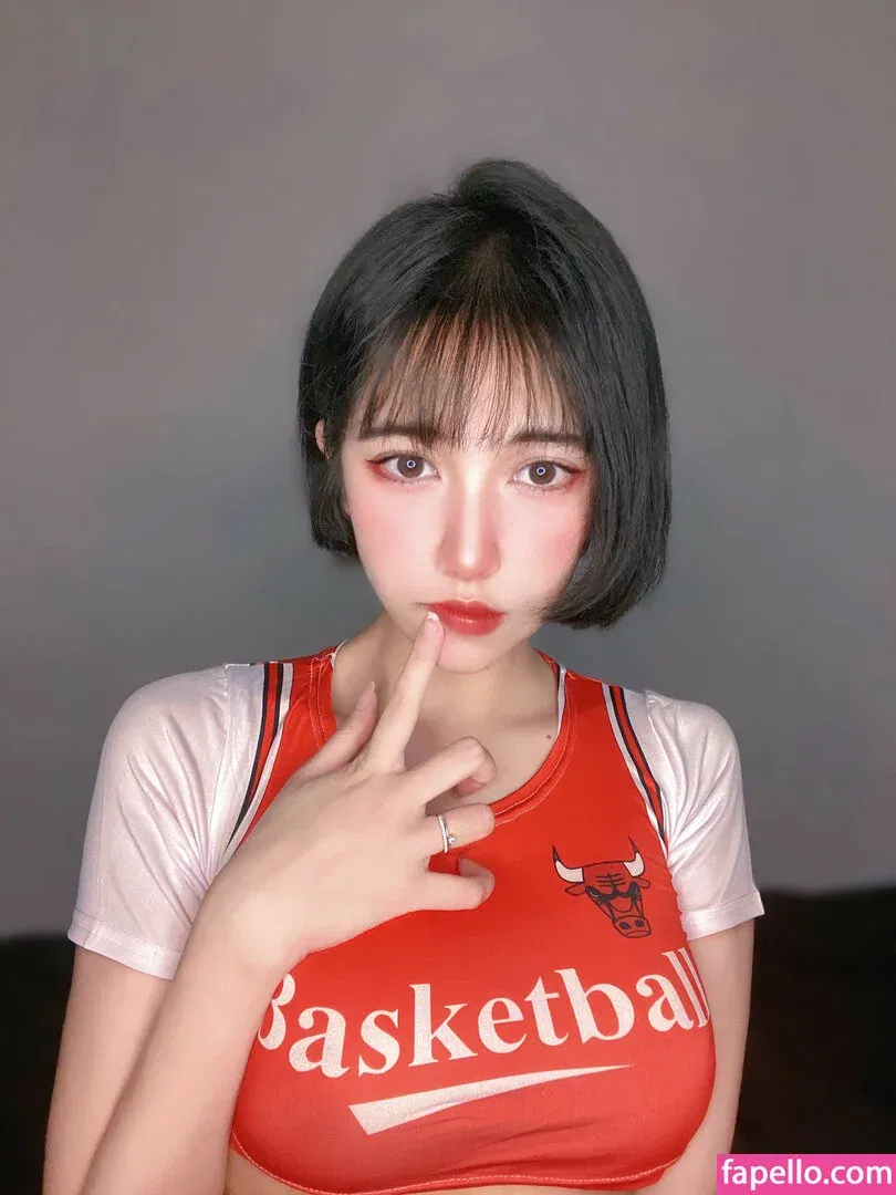 Refeen Onlyfans Photo Gallery 