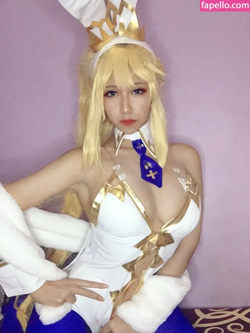 Refeen Onlyfans Photo Gallery 