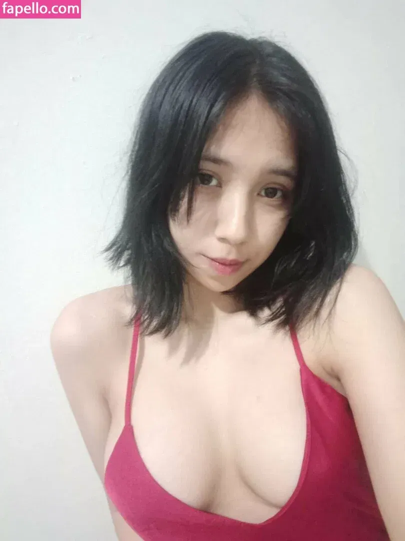 Refeen Onlyfans Photo Gallery 