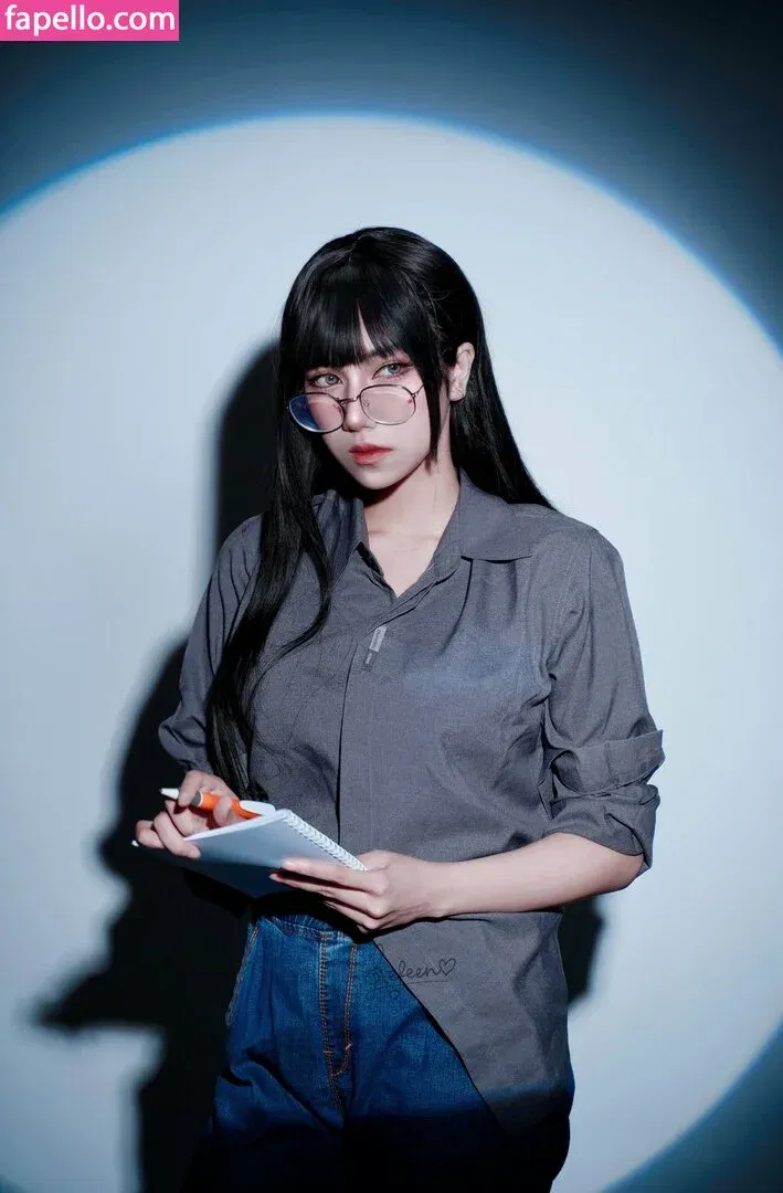 Refeen Onlyfans Photo Gallery 