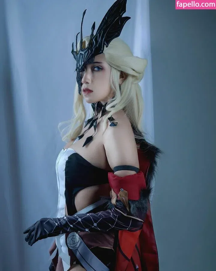 Refeen Onlyfans Photo Gallery 