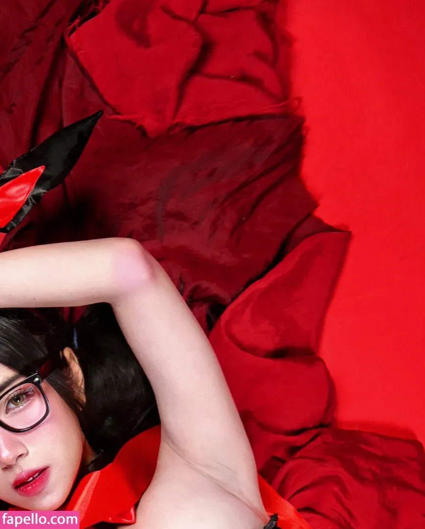 Refeen Onlyfans Photo Gallery 