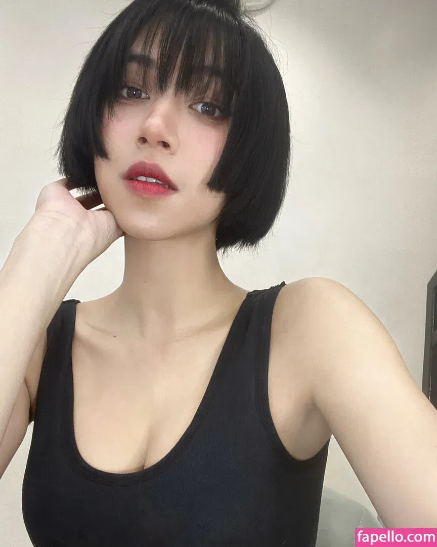 Refeen Onlyfans Photo Gallery 