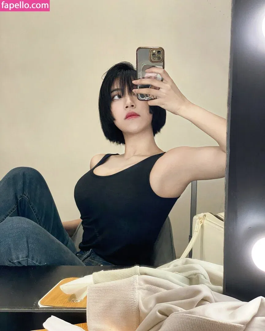 Refeen Onlyfans Photo Gallery 