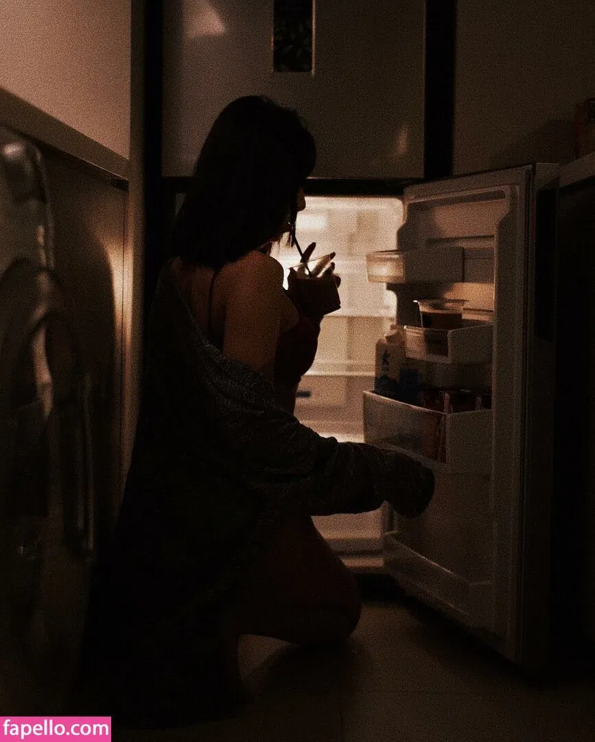 Refeen Onlyfans Photo Gallery 