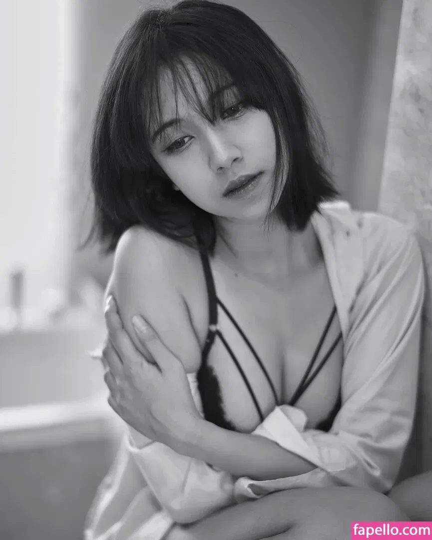 Refeen Onlyfans Photo Gallery 