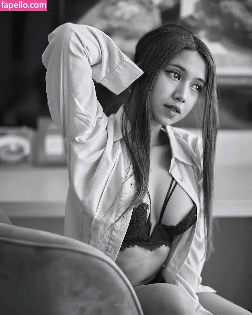 Refeen Onlyfans Photo Gallery 