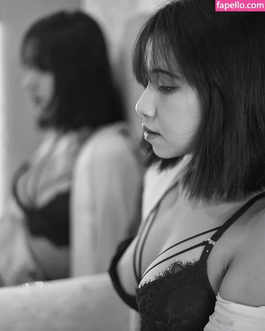 Refeen Onlyfans Photo Gallery 