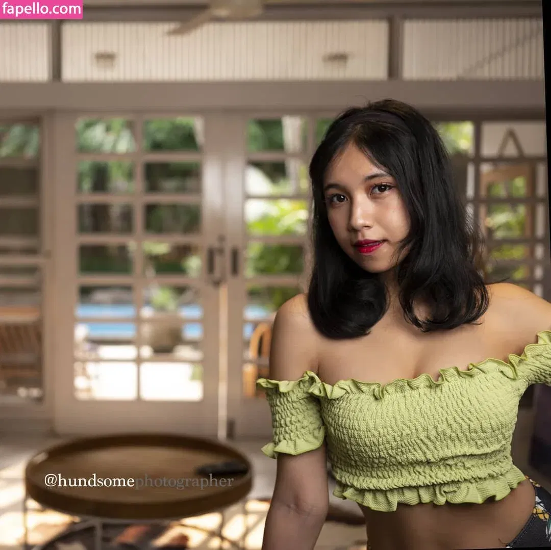 Refeen Onlyfans Photo Gallery 