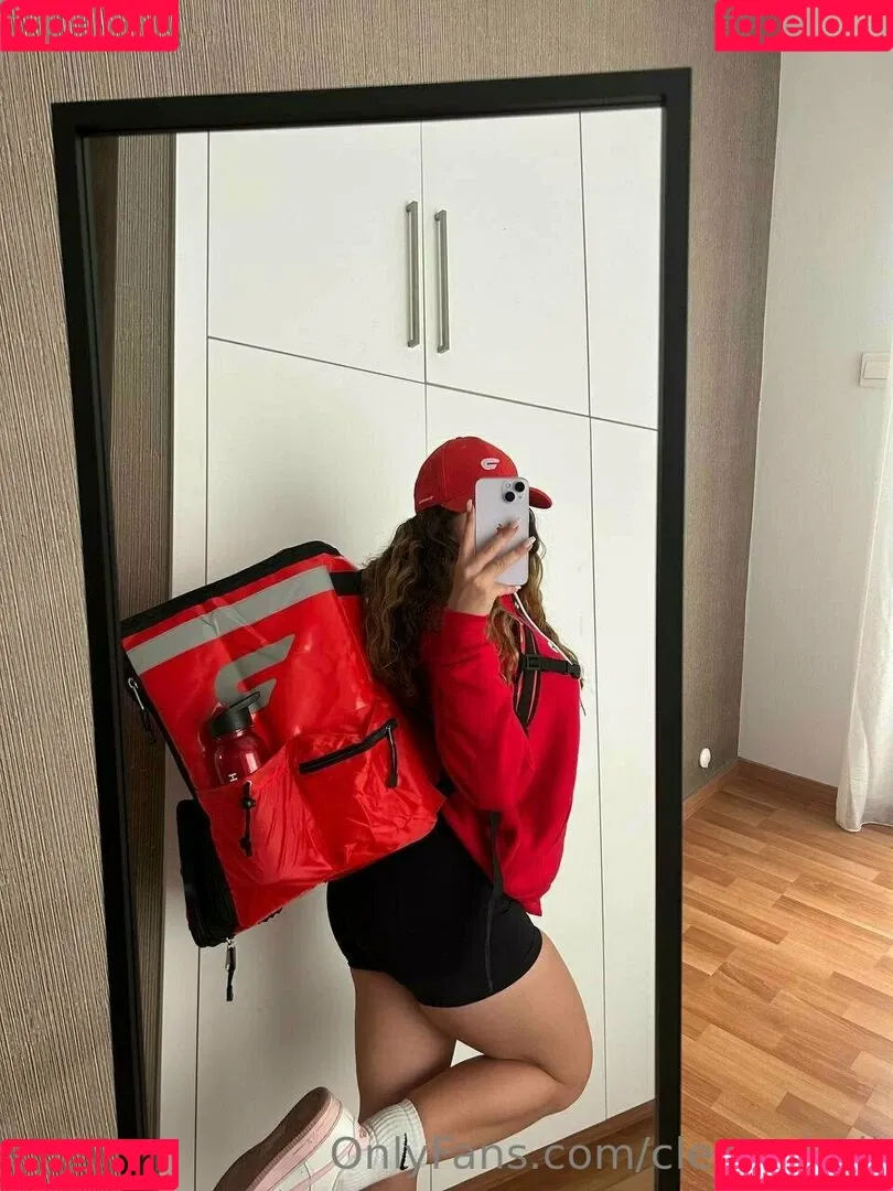 cleoisabell Onlyfans Photo Gallery 