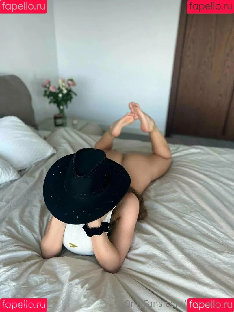 cleoisabell Onlyfans Photo Gallery 