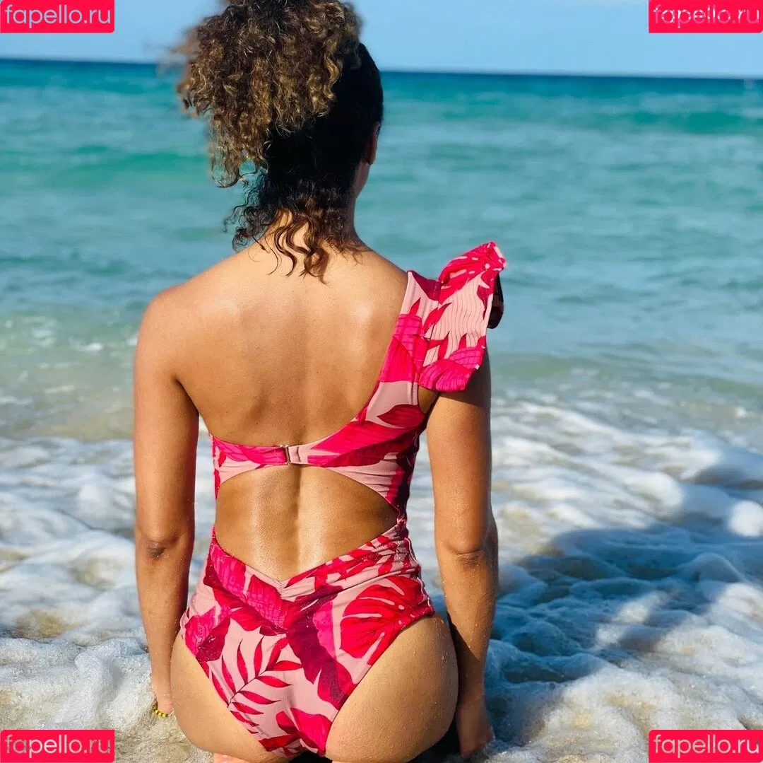 Yilian Cañizares Onlyfans Photo Gallery 