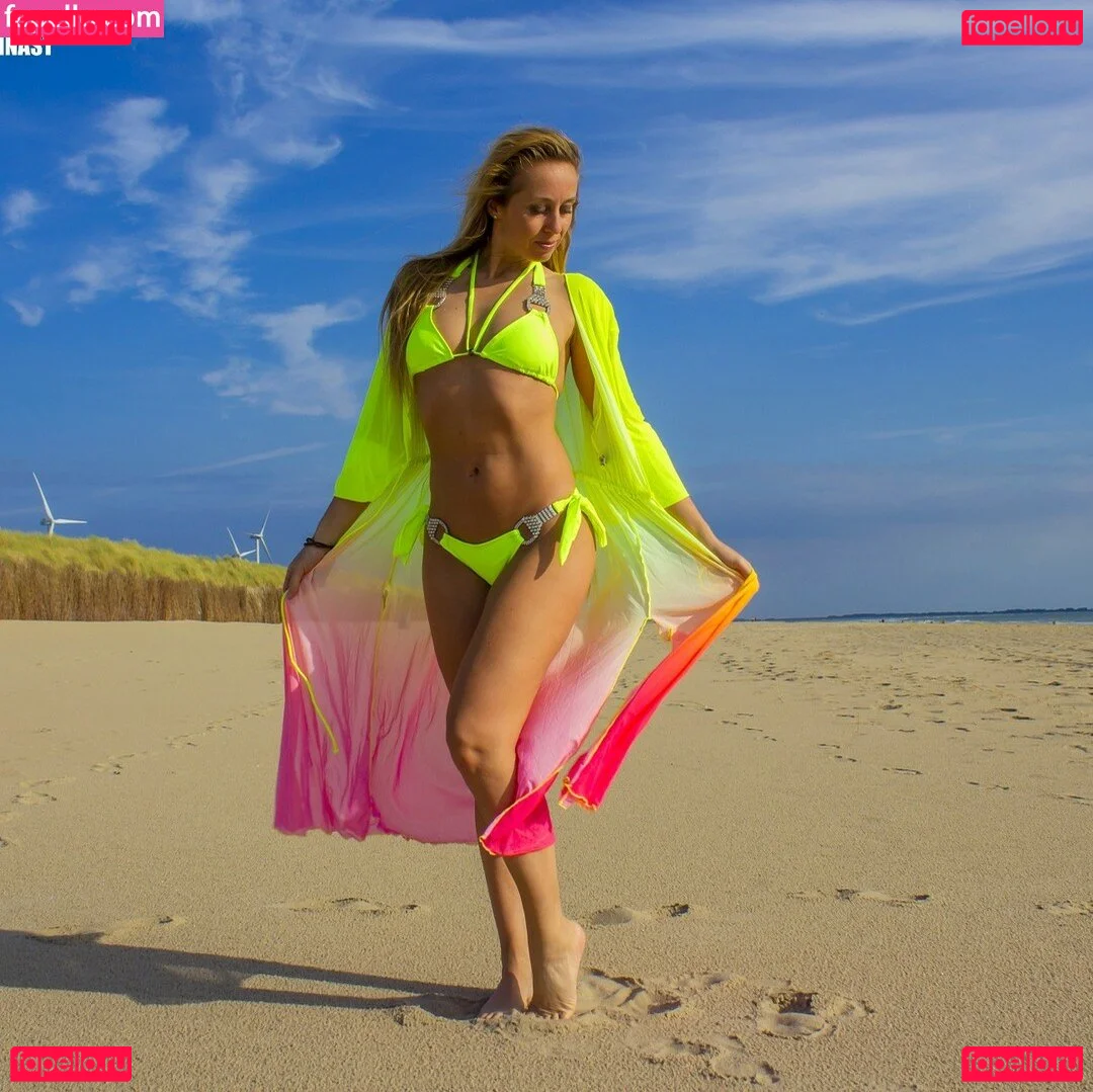 Verona Van De Leur Onlyfans Photo Gallery 