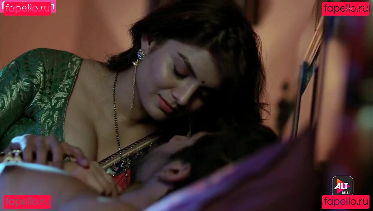 Flora Saini Nude Onlyfans Photo 27