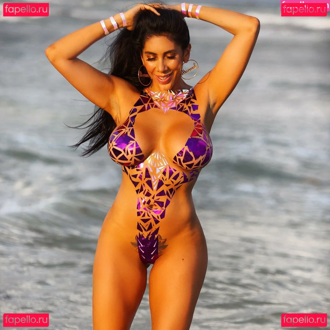 Jennelle Gordon Onlyfans Photo Gallery 