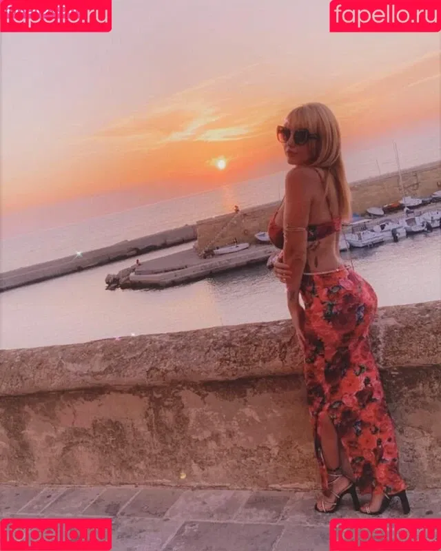 Luana88chloe Onlyfans Photo Gallery 