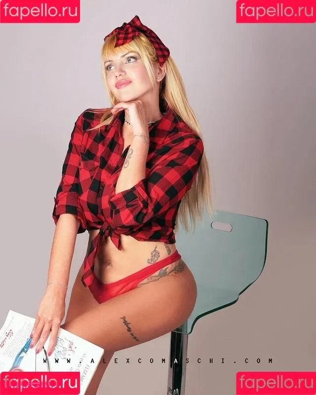 Luana88chloe Onlyfans Photo Gallery 
